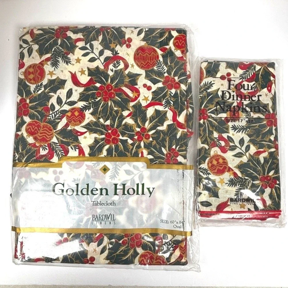 Vtg 90s Bardwil Golden Holly Christmas TableclothNapkins 60x84 Oval 4 NapkinsNEW